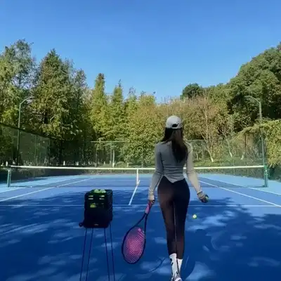 余子静